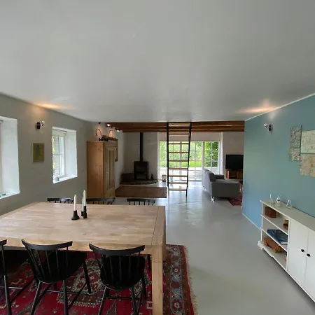 Casa de Férias Stenhuset I Pilbrodalen